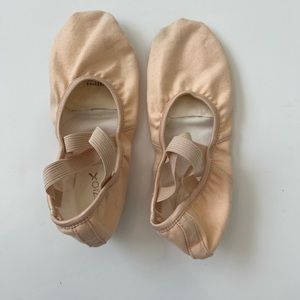 Capezio canvas ballet shoe, light pink womens 8